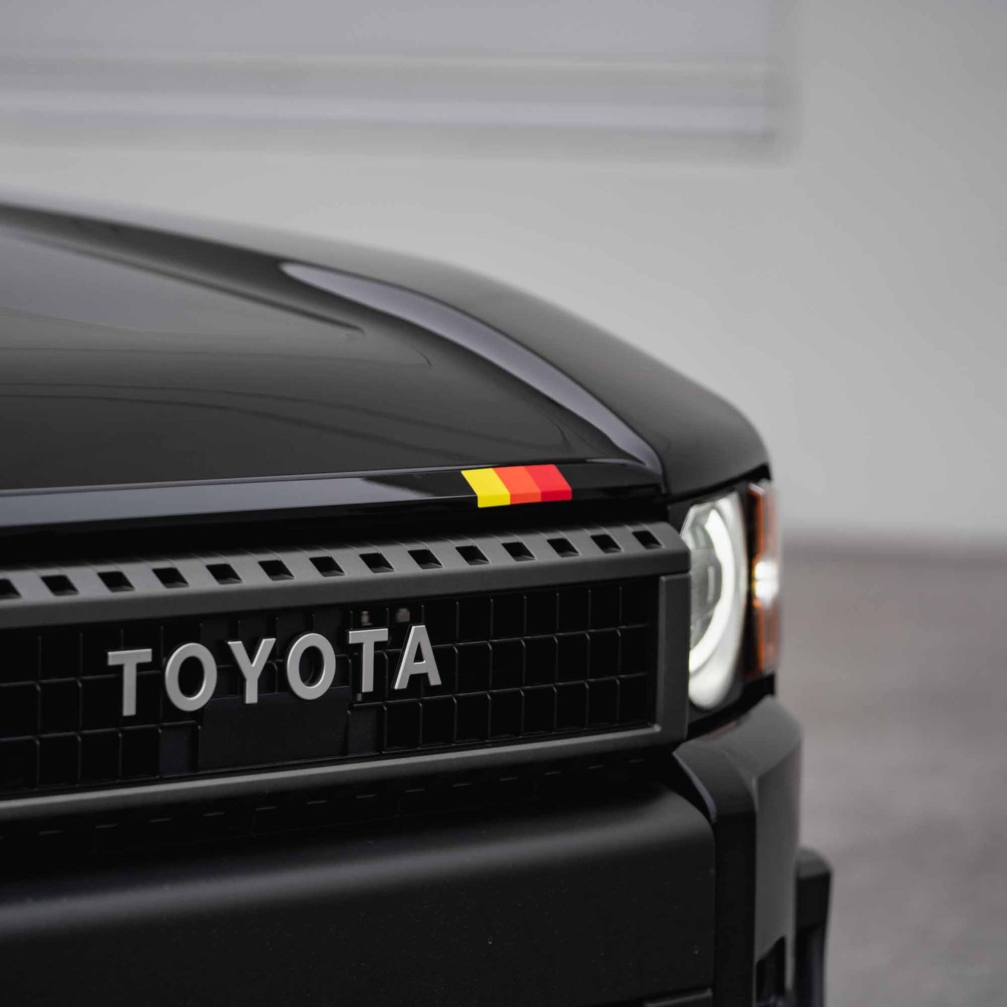 Vinyl Fox Grille Vinyl Stripe | 2024+ Land Cruiser