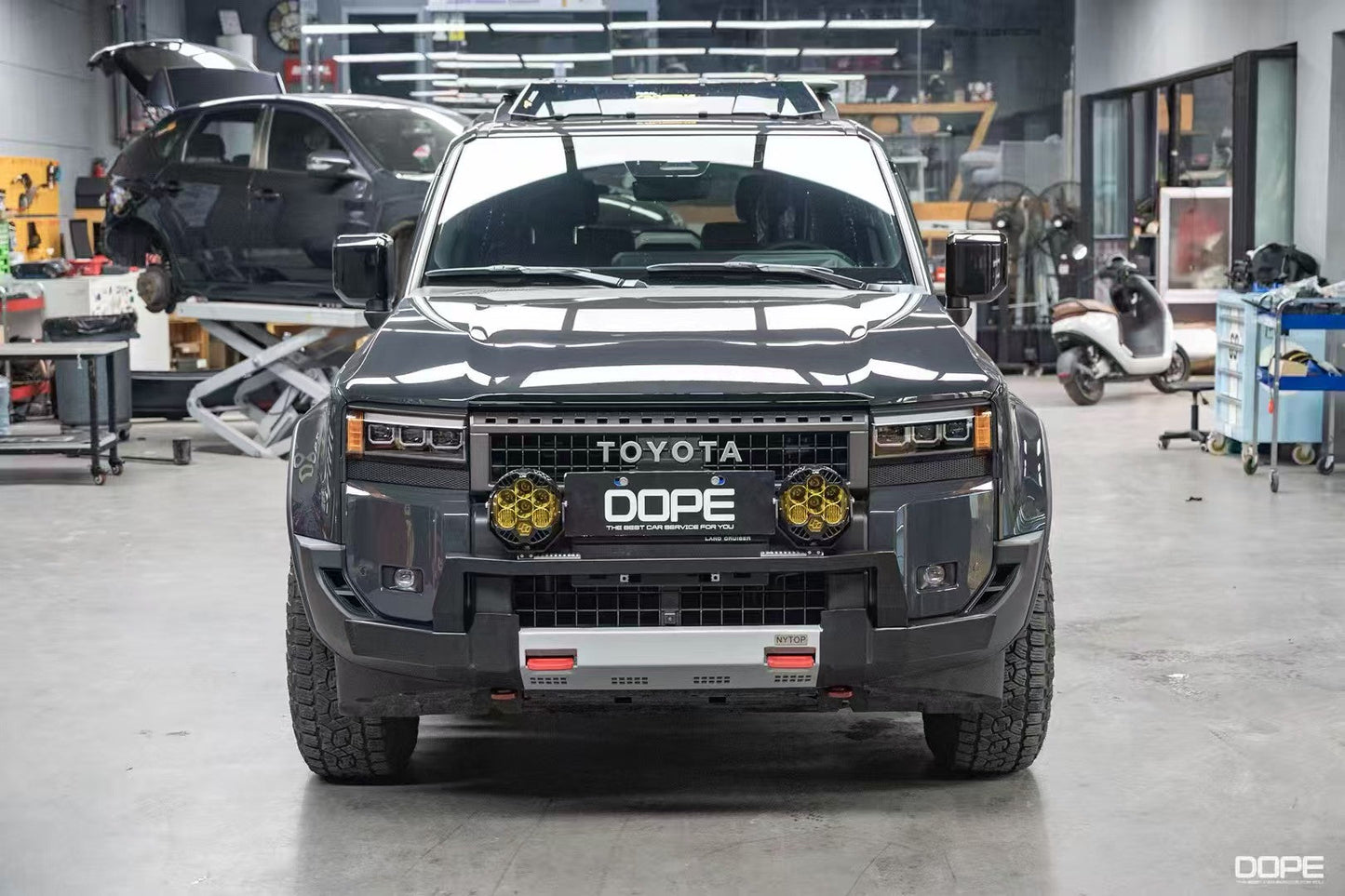 Toyota Land Cruiser Front Hybrid Bumper | '24+ Land Cruiser