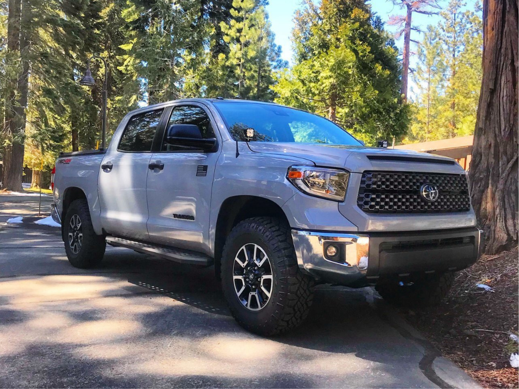 Cali Raised Low Profile Ditch Light Brackets Kit | '14 - '21 Tundra
