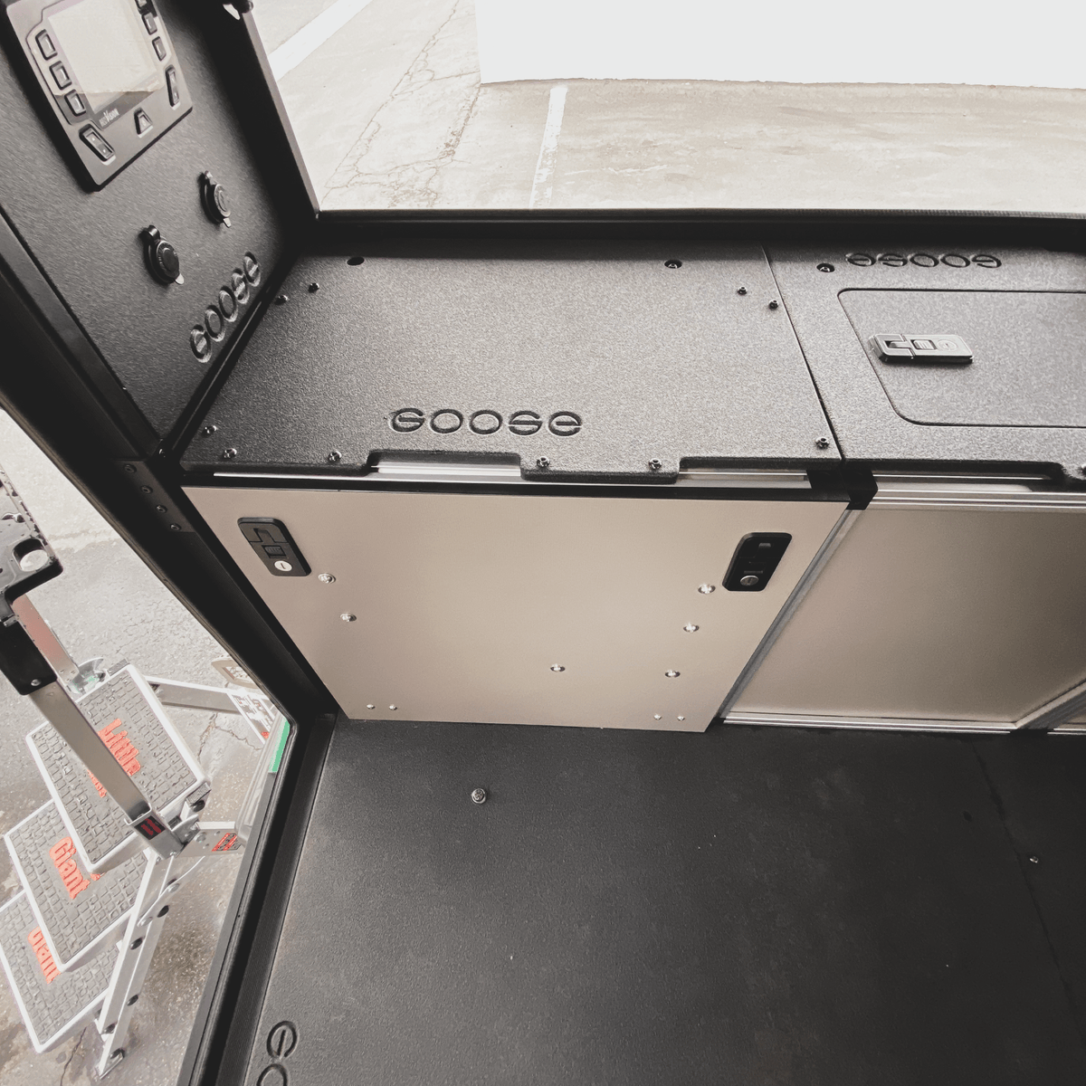 Goose Gear Alu-Cabin Rear Power Module | 2022+ Tundra