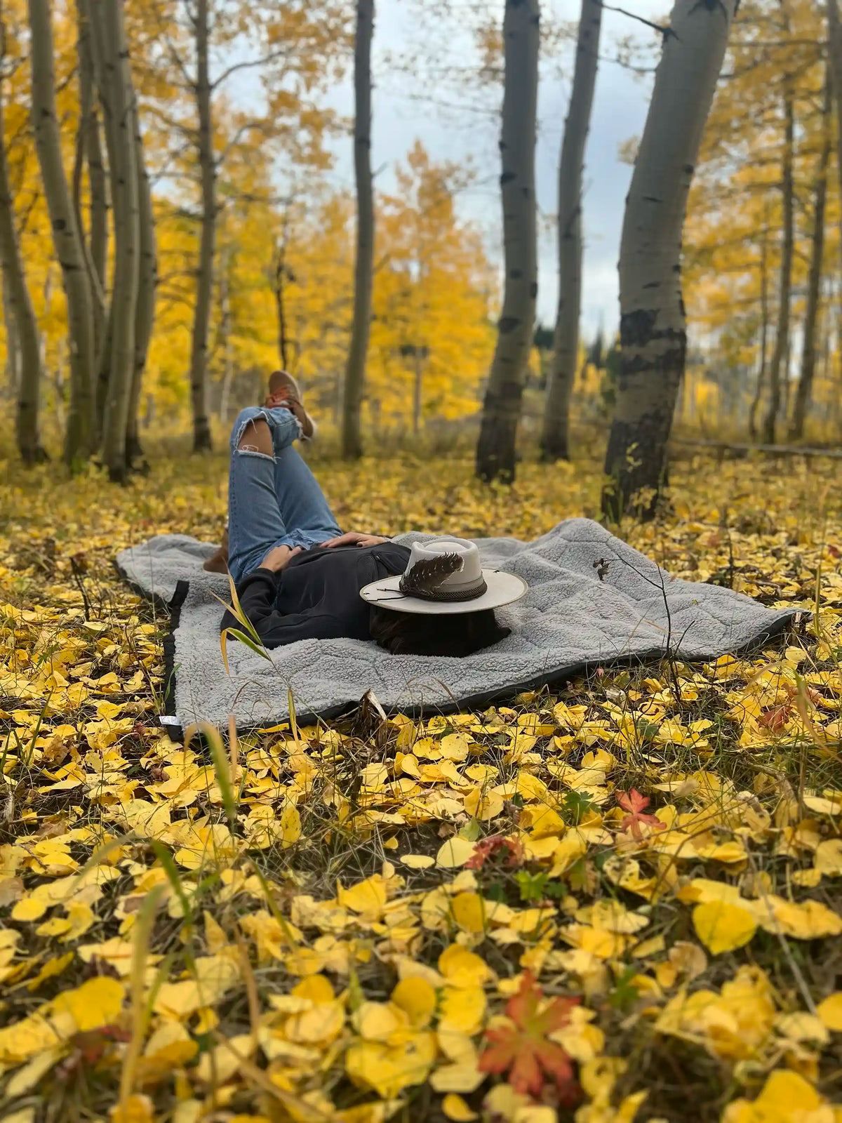 Freespirit Recreation Anywhere Poncho / Puff Blanket