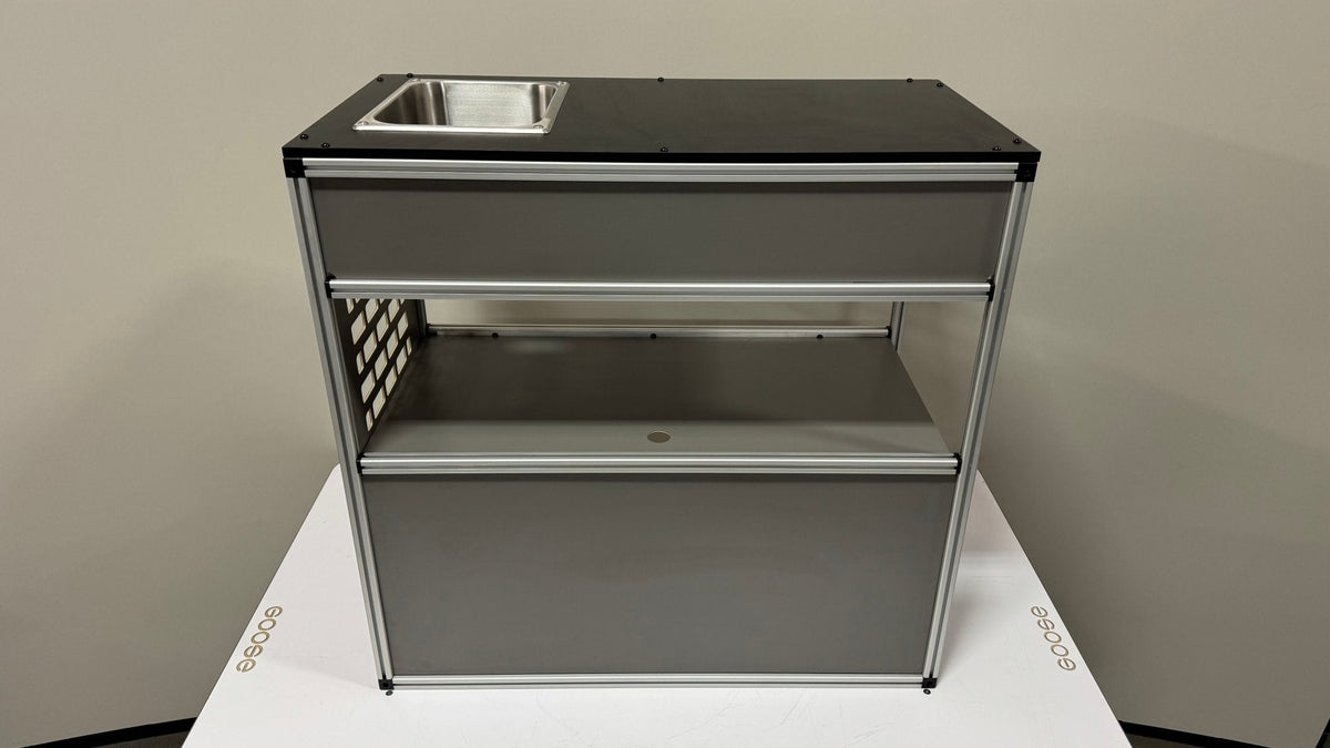 Goose Gear Camper Front Sink, Mid-Size 6-ft | Passenger Side