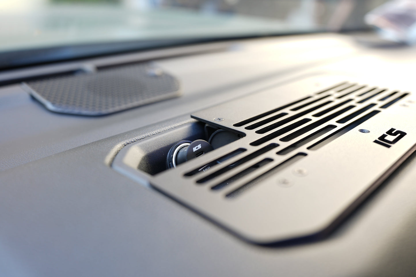 ICS Fab 2022-2025 Toyota Tundra/Sequoia Dash Mount