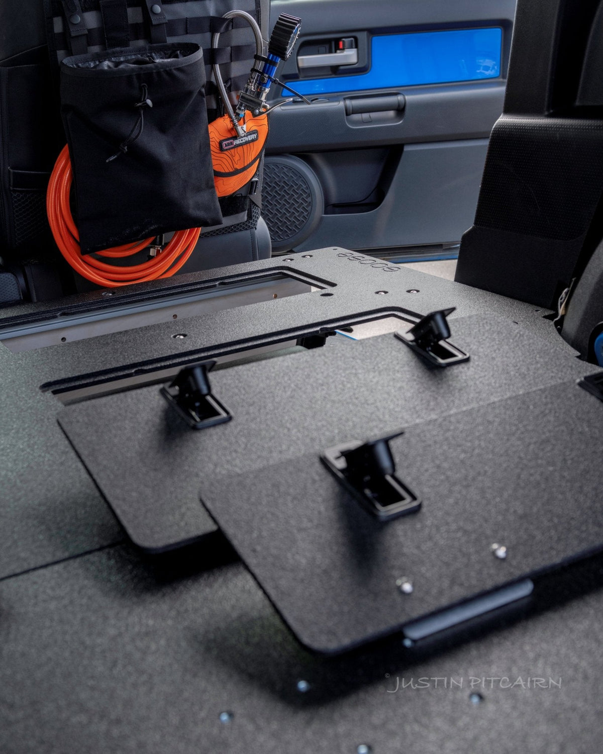 Goose Gear Second Row Seat Delete | '06 - '14 FJ Cruiser