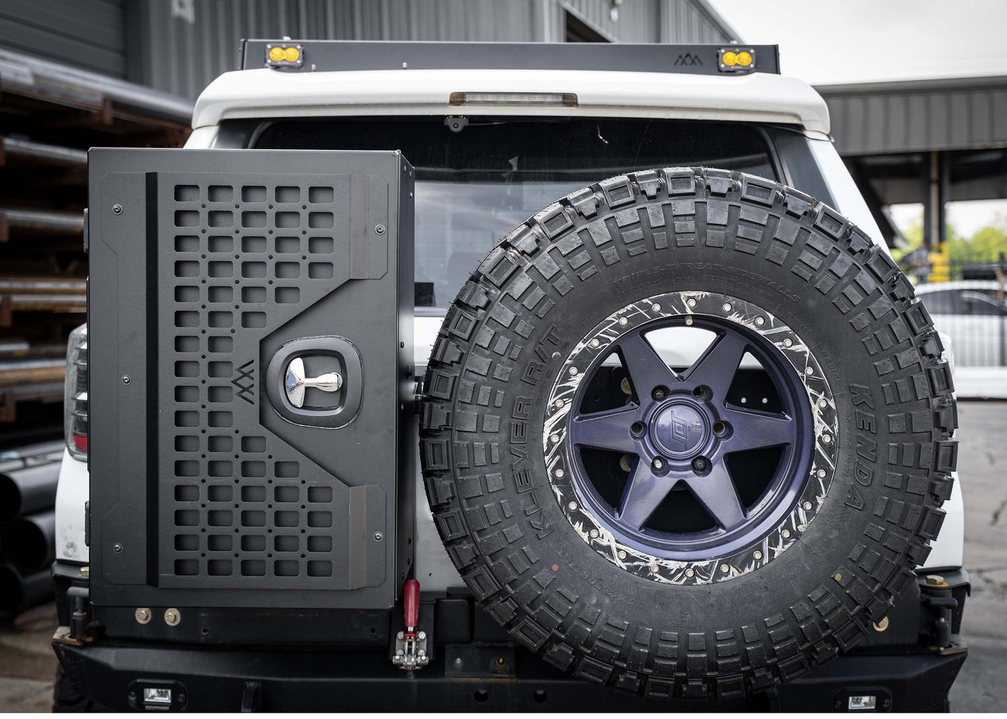 Backwoods Universal Adventure Storage Box (19x28x15)